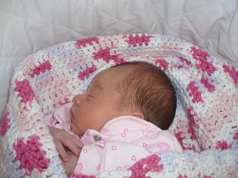 Hailee6th24 017.jpg - Grammie Lyn made my blanket